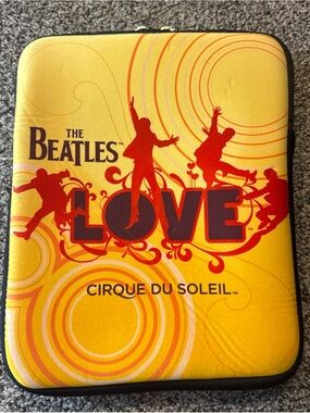 The Beatles Love Cirque Du Soleil 9.5”x7.5” Padded Tablet Laptop Holder Zipper
